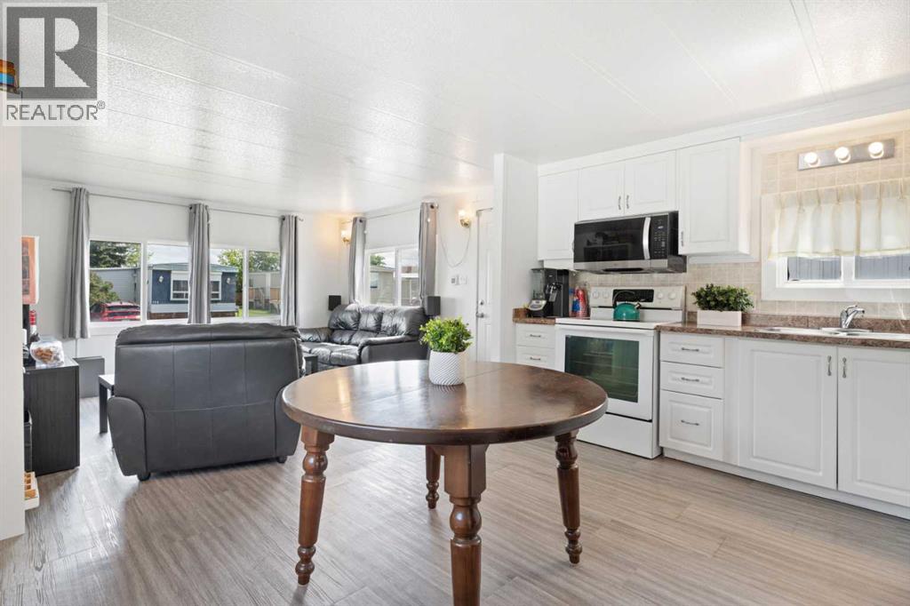 6220 17 Avenue Southeast Property Photo 7