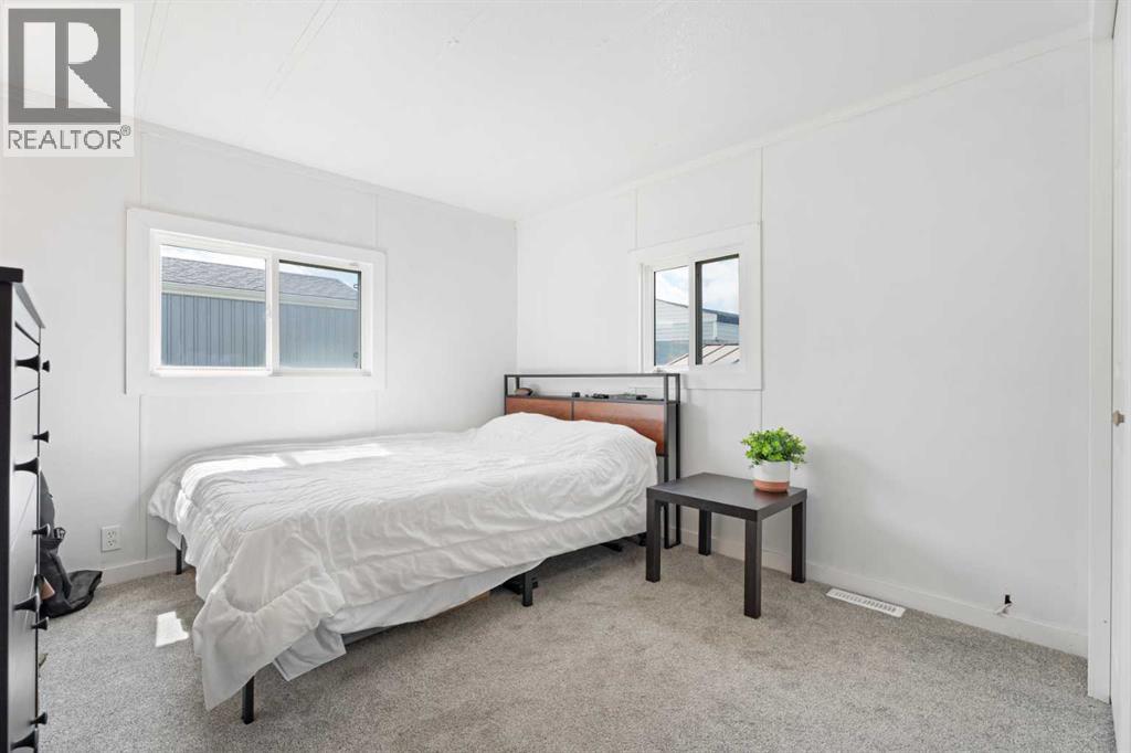 6220 17 Avenue Southeast Property Photo 8