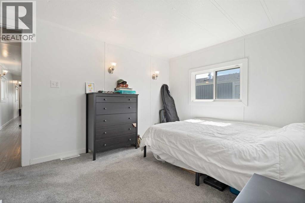 6220 17 Avenue Southeast Property Photo 9