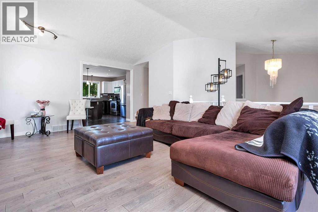 9 Archibald Crescent Property Photo 6