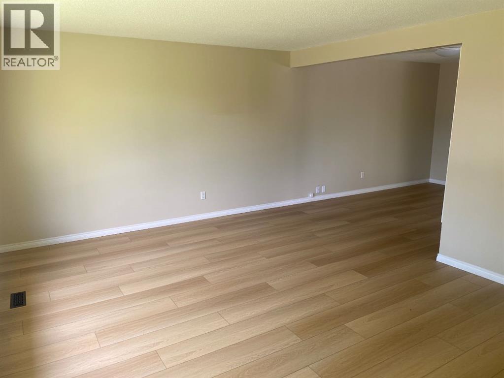 6321-b Enevold Drive Property Photo 6