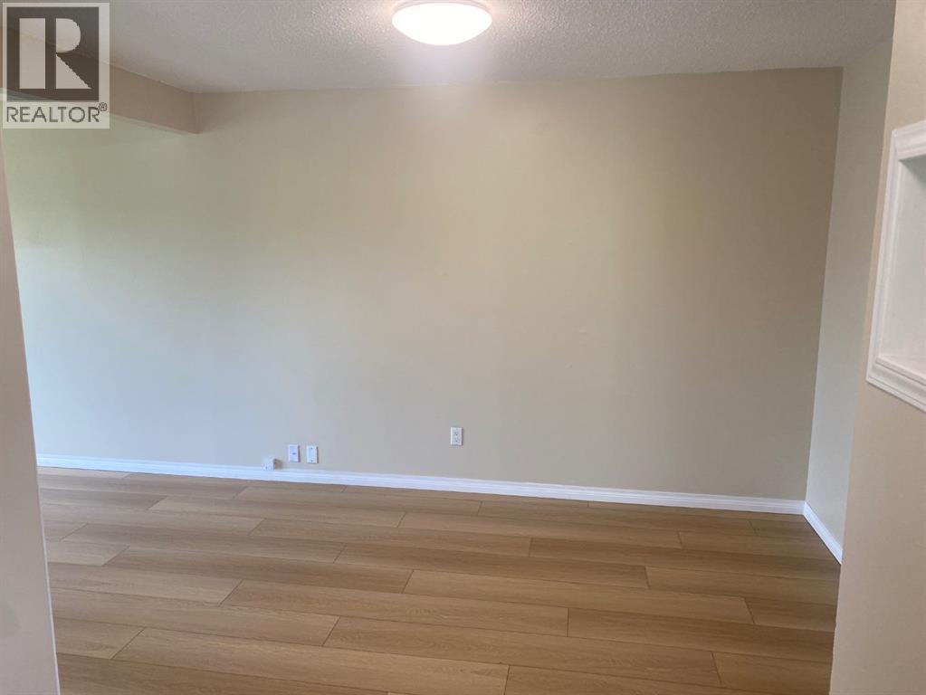 6321-b Enevold Drive Property Photo 8