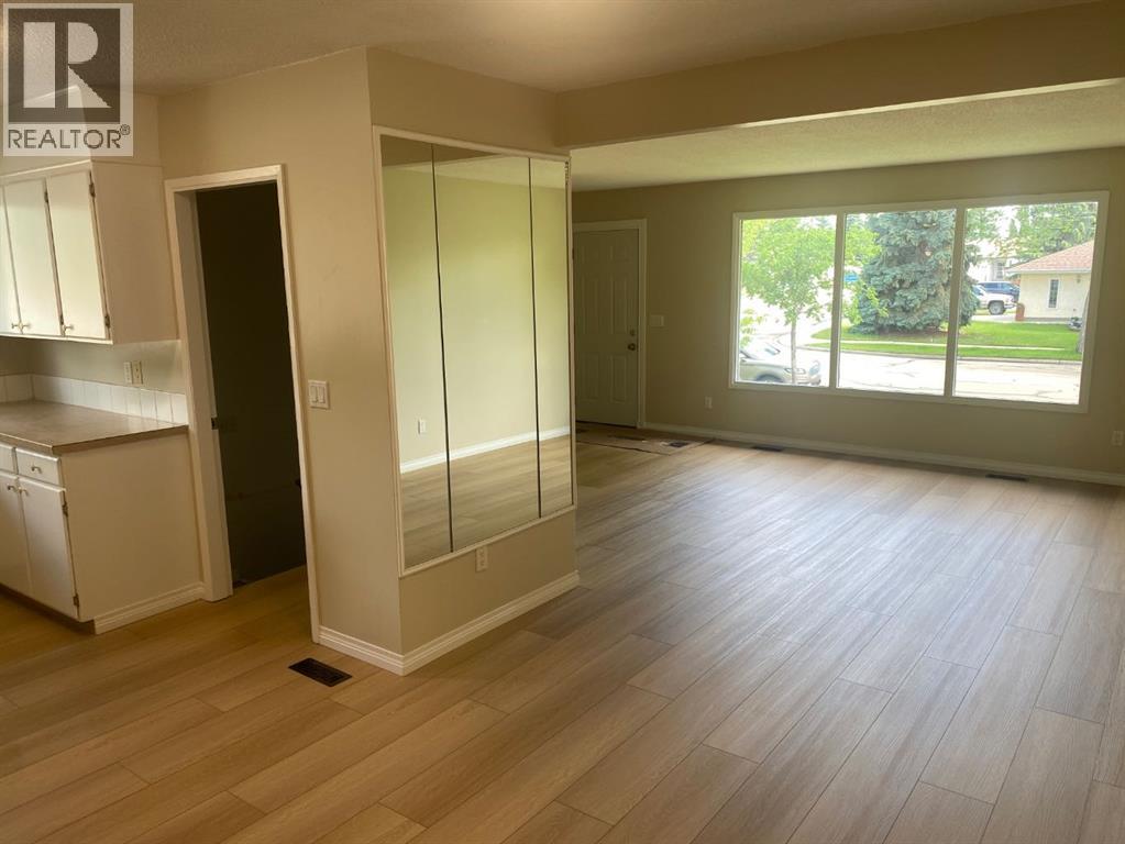 6321-b Enevold Drive Property Photo 9