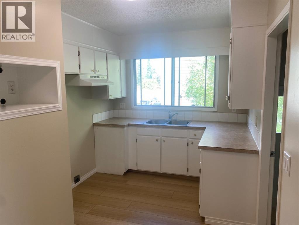 6321-b Enevold Drive Property Photo 10