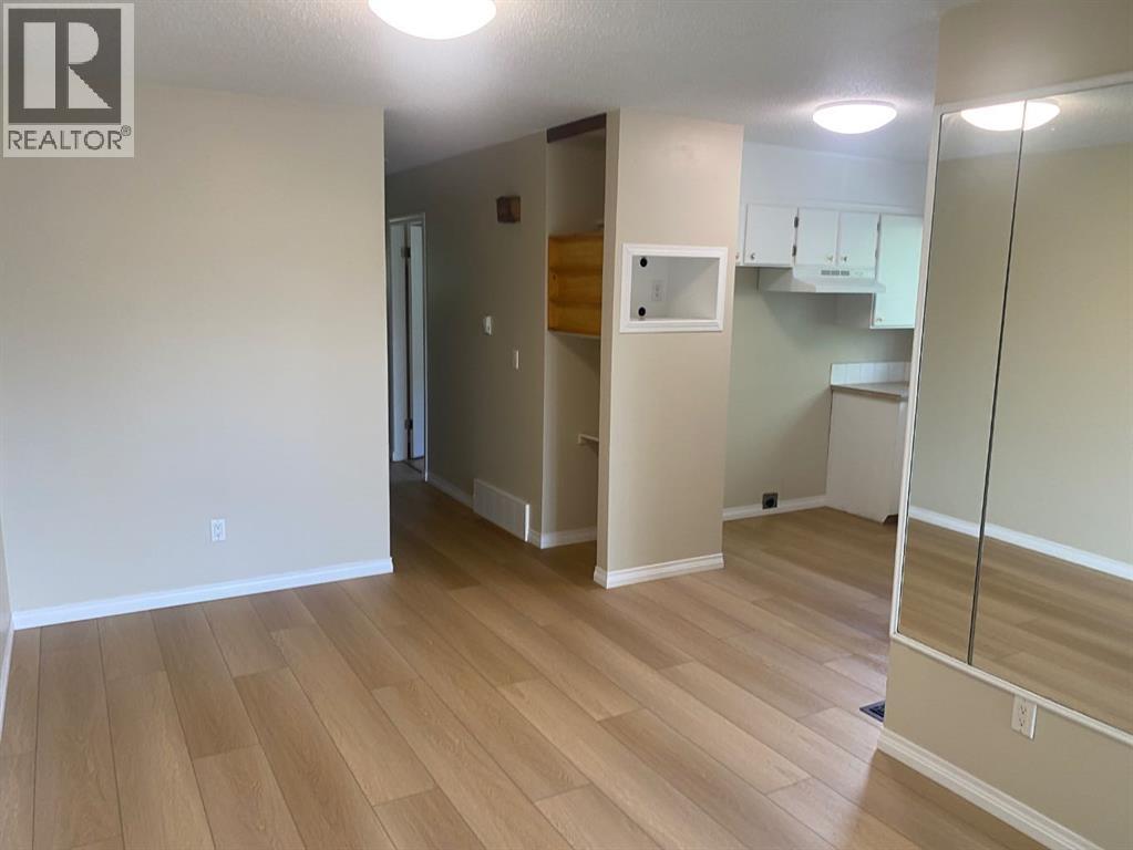 6321-b Enevold Drive Property Photo 16