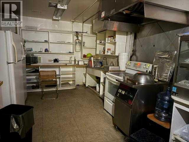 202 2 Street W Property Photo 20