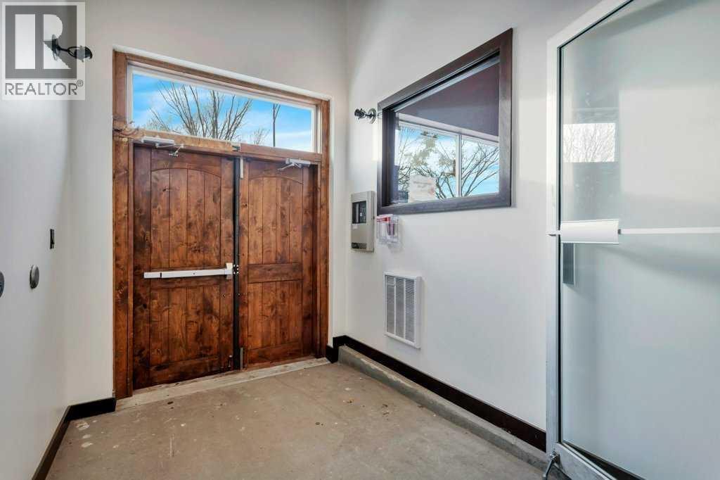 5114 48 Street Property Photo 7