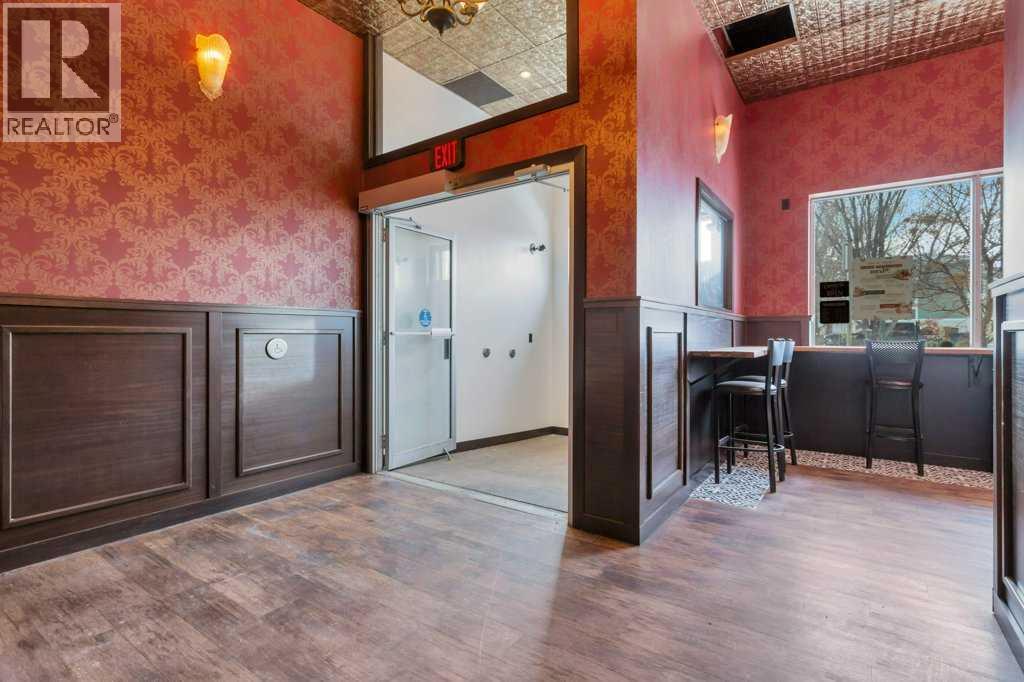 5114 48 Street Property Photo 9