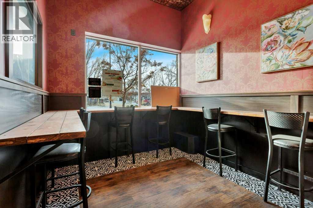 5114 48 Street Property Photo 11