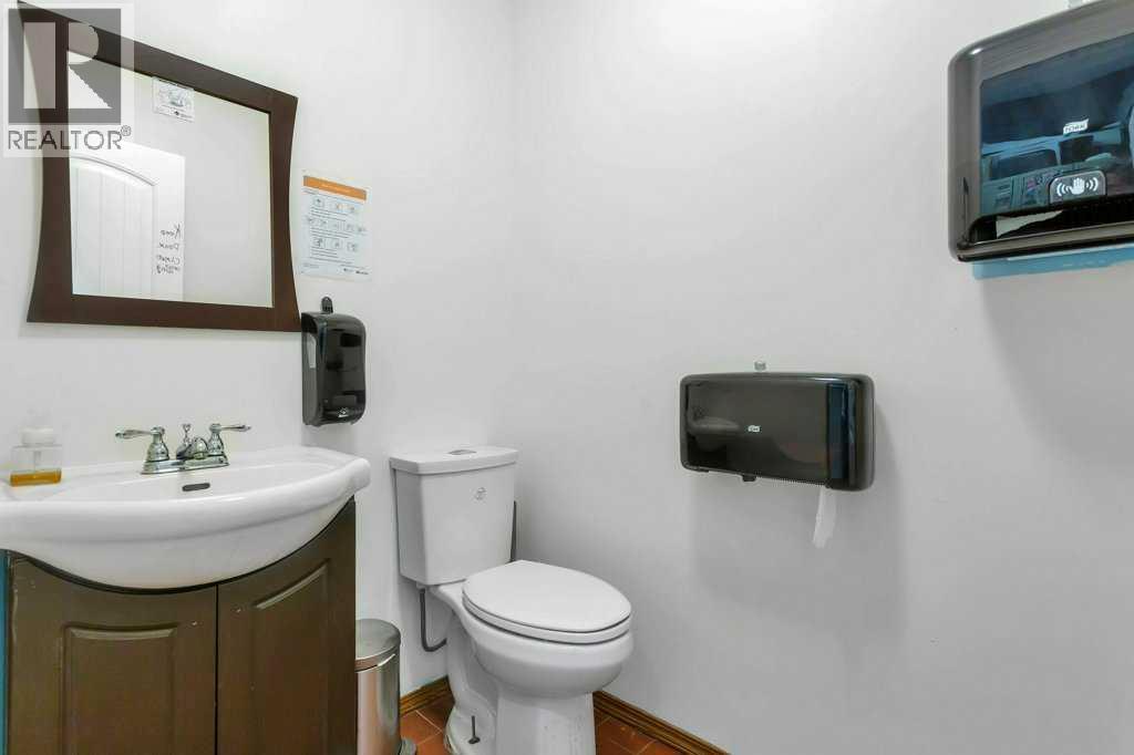 5114 48 Street Property Photo 34