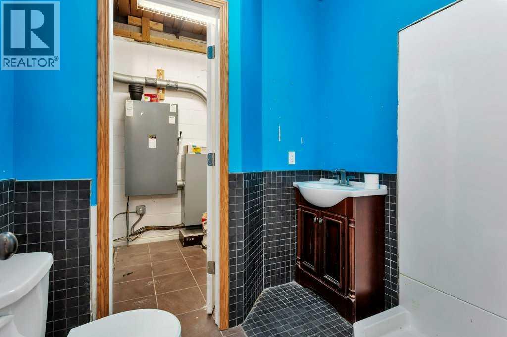 5114 48 Street Property Photo 45