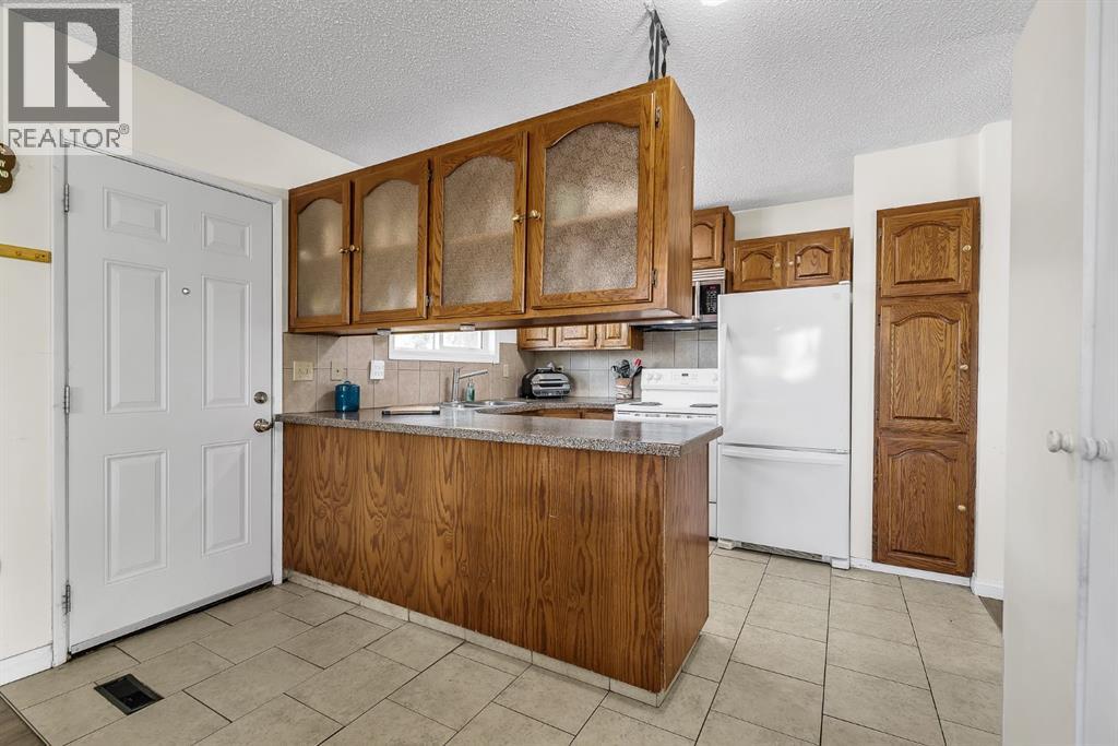 502 Maplewood Drive Property Photo 11