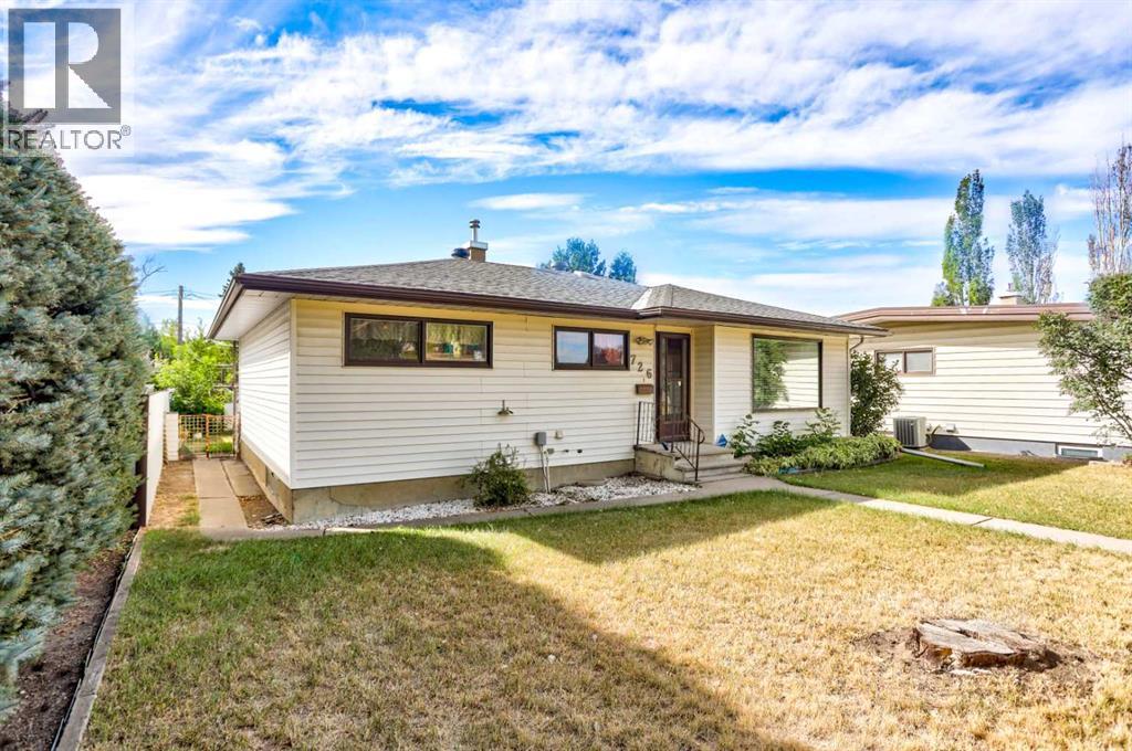 726 10 Avenue S Property Photo 1