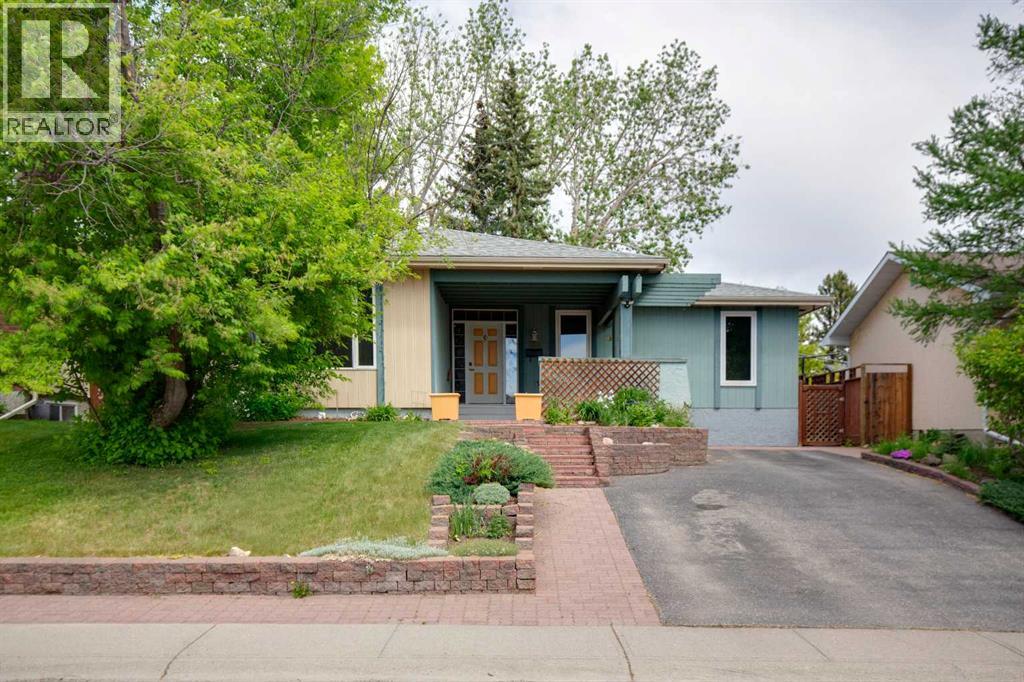 328 Norseman Road Nw Property Photo 1