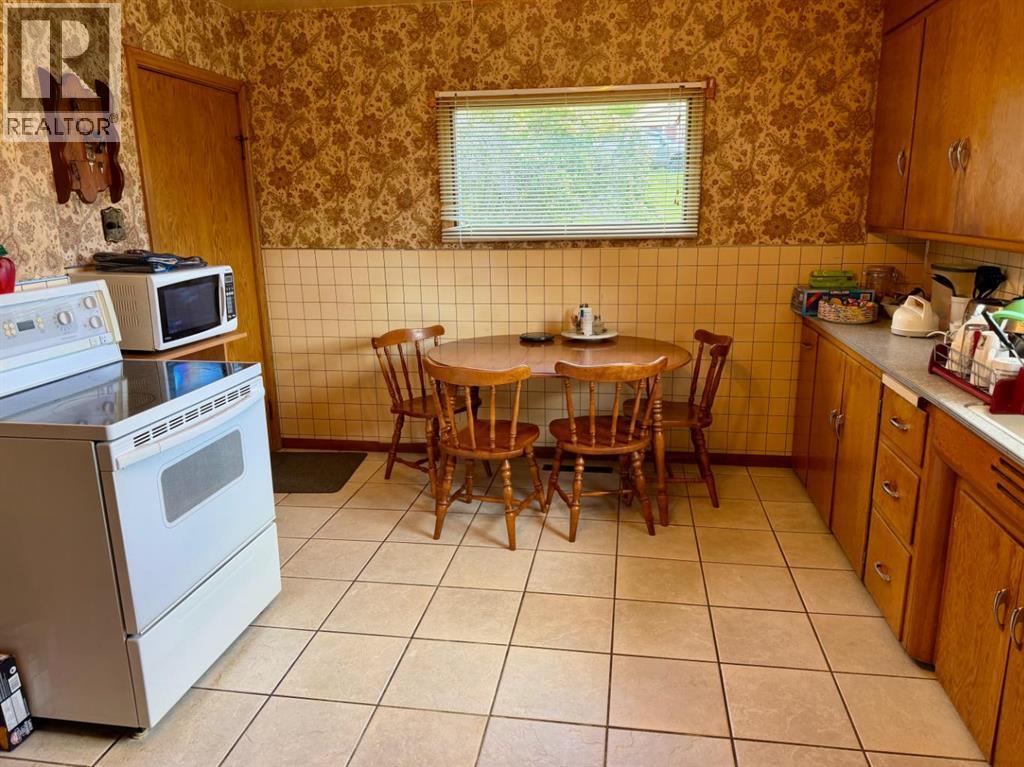 14825 21 Avenue S Property Photo 4