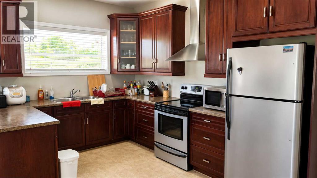 3711 50 Street Property Photo 11