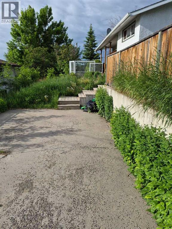 48 Northmount Drive Nw Property Photo 9
