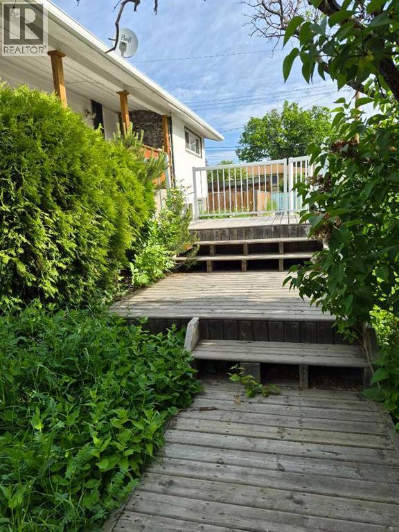 48 Northmount Drive Nw Property Photo 15