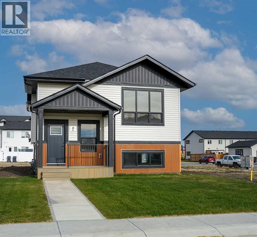 19 Ian Way Property Photo 1