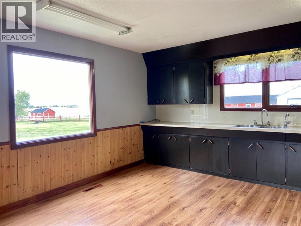 824058 729 Highway Property Photo 9