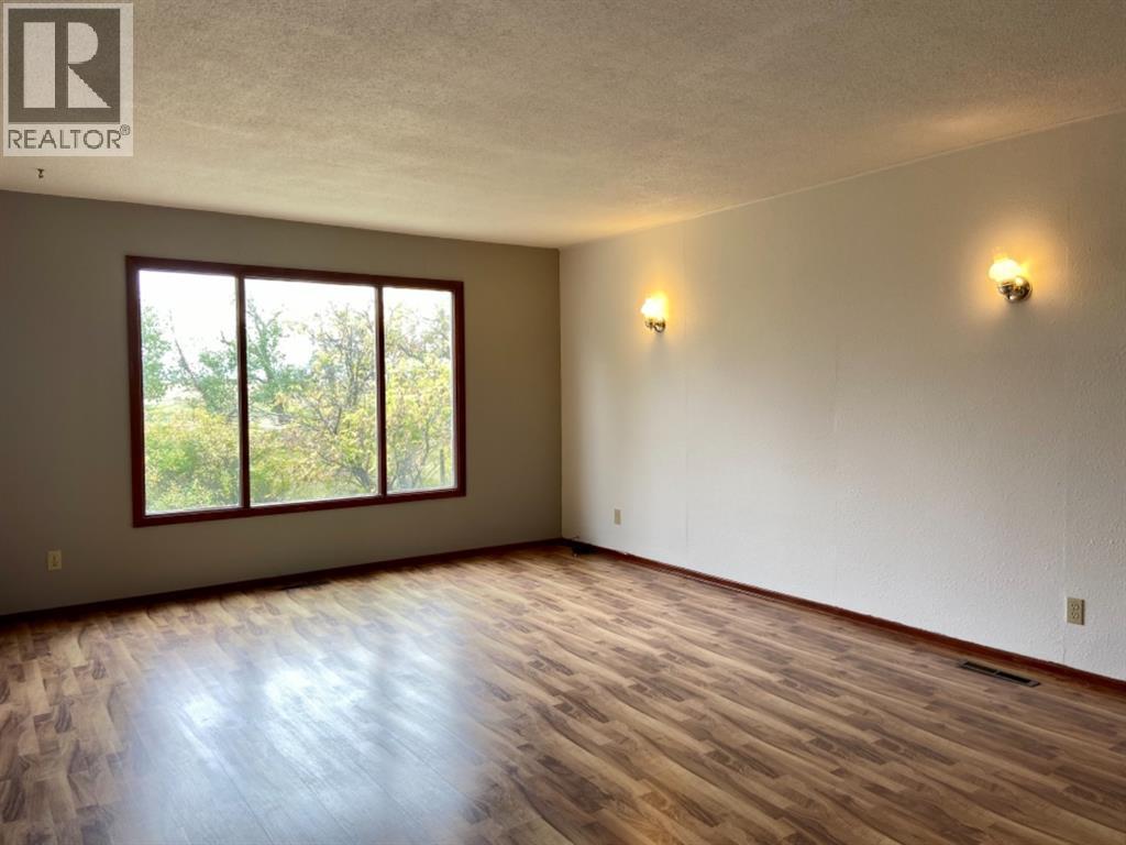 824058 729 Highway Property Photo 11