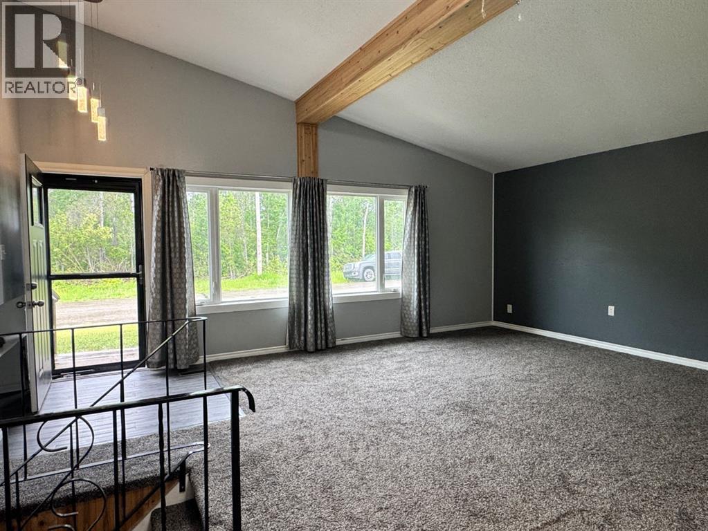 219 8 Street Property Photo 2