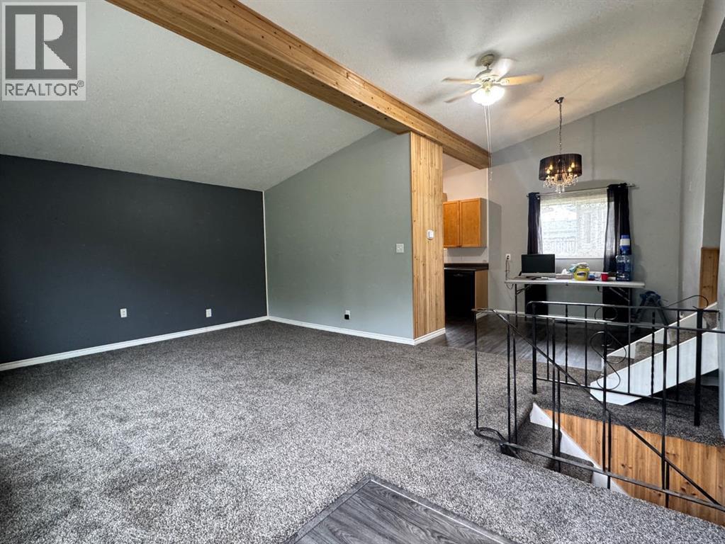 219 8 Street Property Photo 3