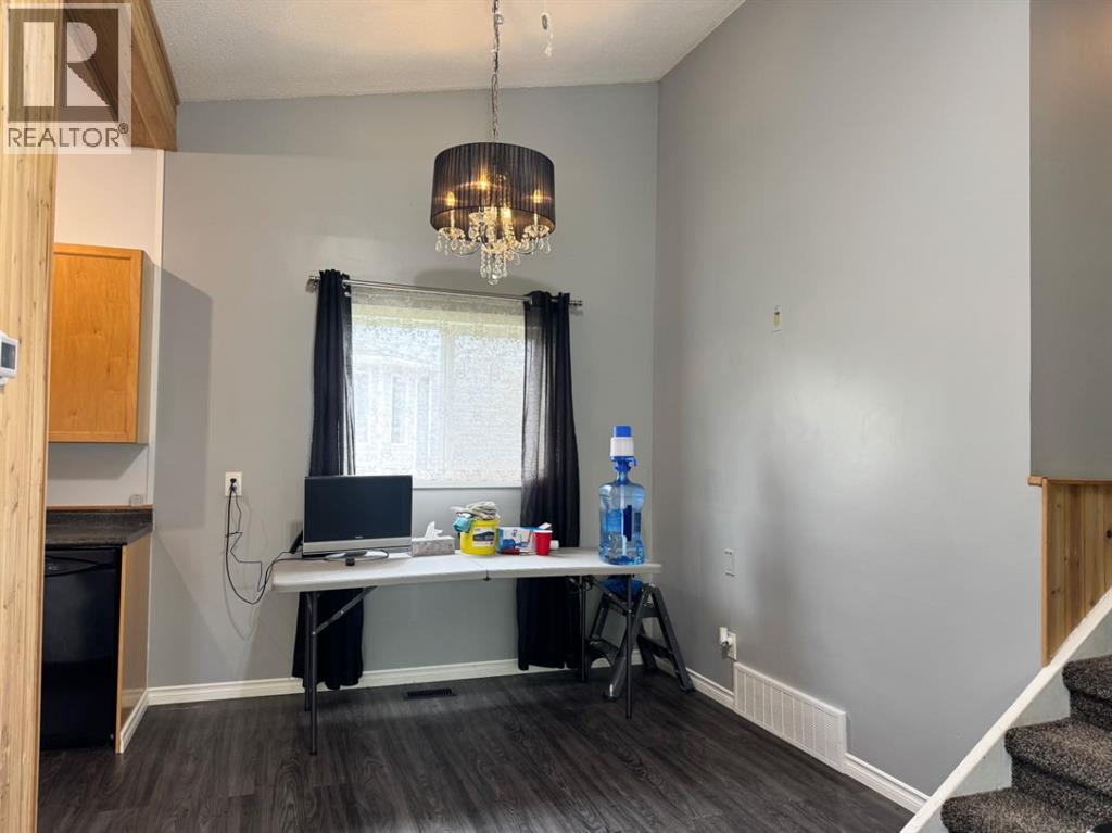 219 8 Street Property Photo 11