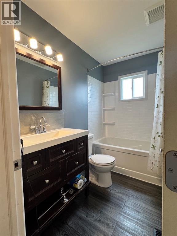 219 8 Street Property Photo 14