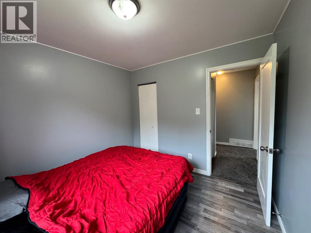 219 8 Street Property Photo 16