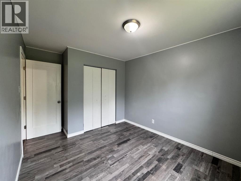 219 8 Street Property Photo 18