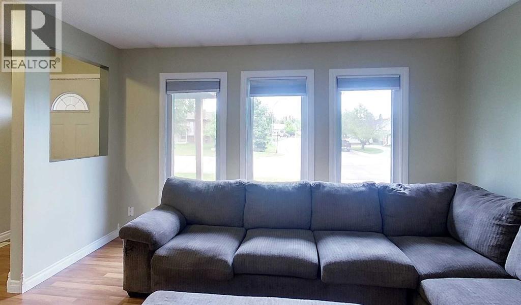 5415 15 Avenue Property Photo 3