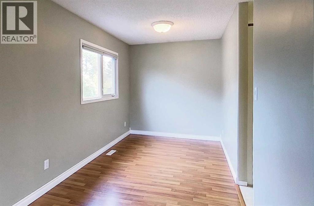 5415 15 Avenue Property Photo 4