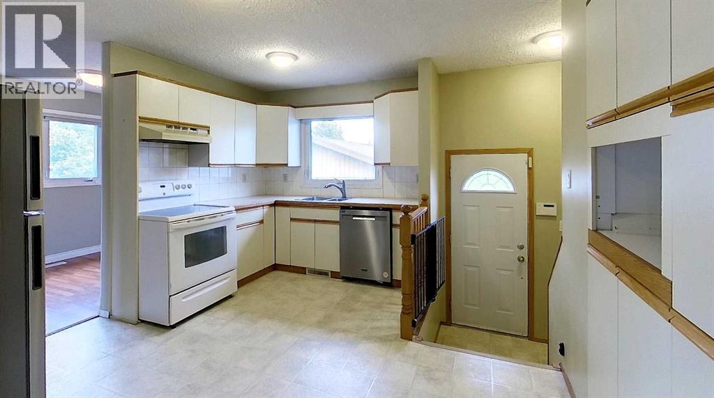 5415 15 Avenue Property Photo 6