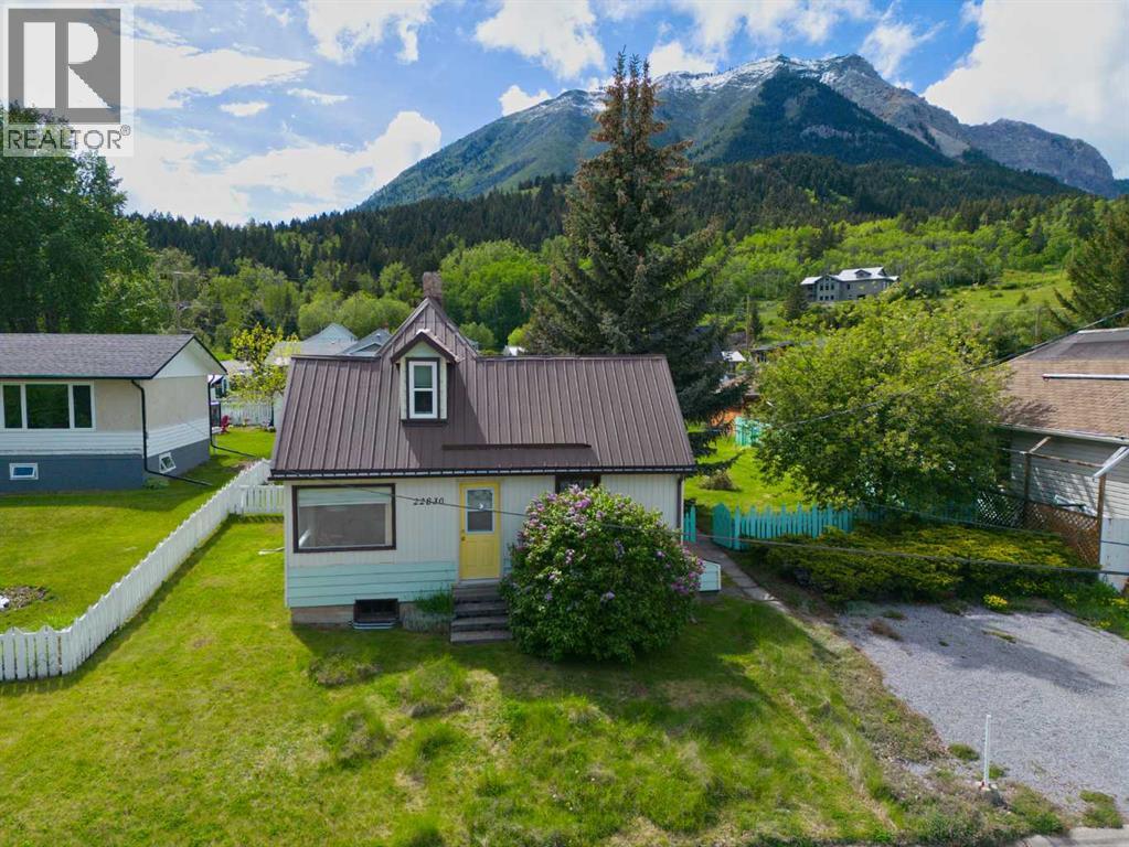 22830 6 Avenue Photo de la propriété 1