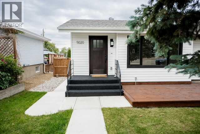 5020 47a Avenue Property Photo 4