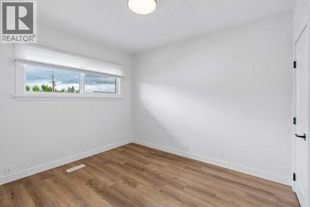 5020 47a Avenue Property Photo 24
