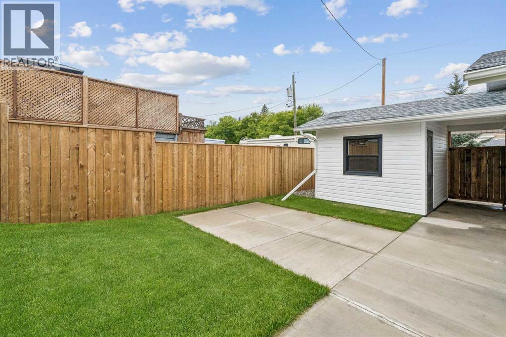5020 47a Avenue Property Photo 42