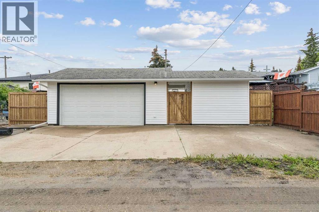 5020 47a Avenue Property Photo 44