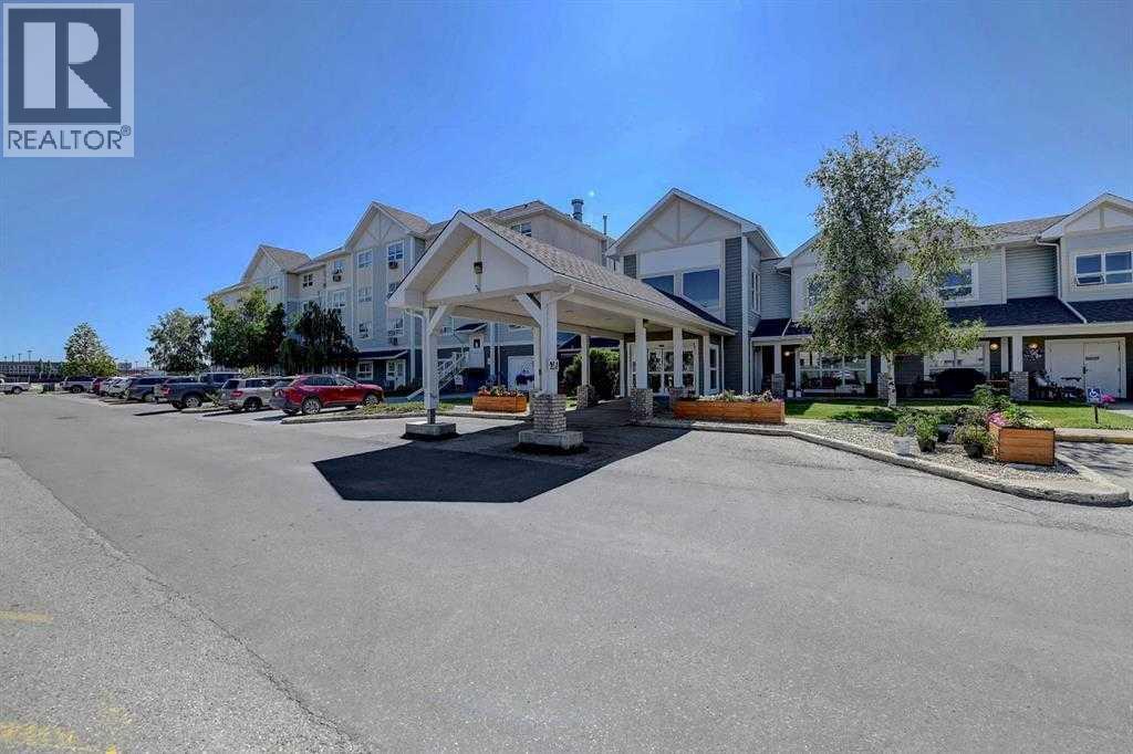 10402 111 Street Property Photo 2