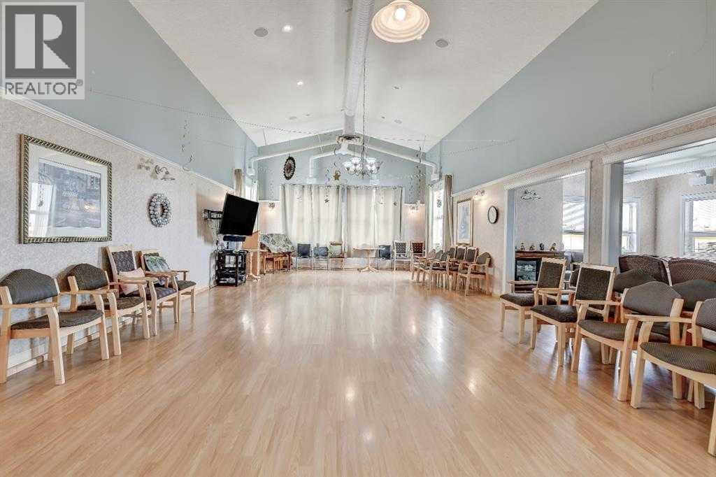 10402 111 Street Property Photo 6