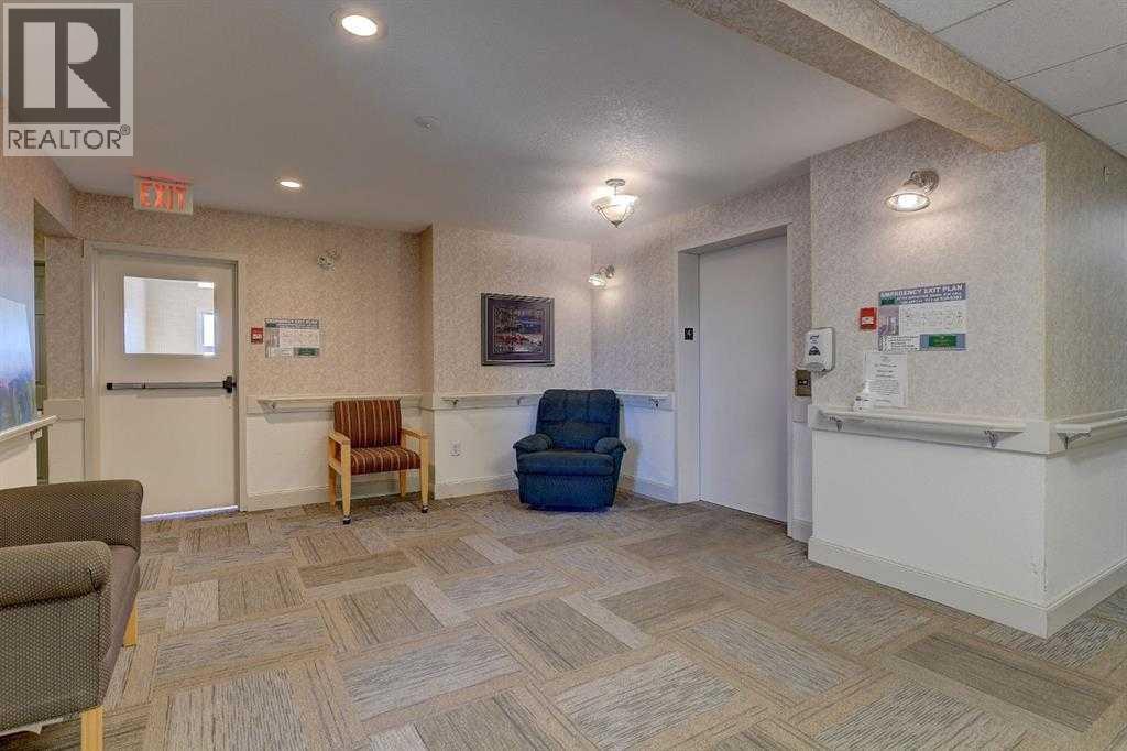 10402 111 Street Property Photo 9