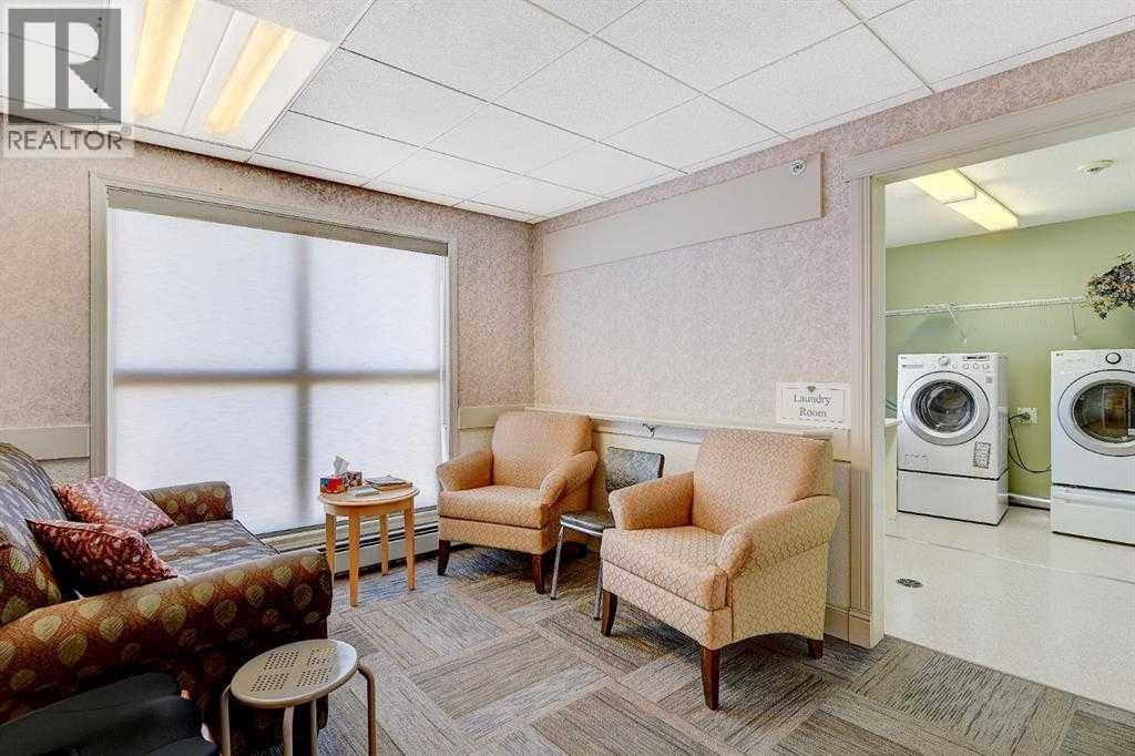 10402 111 Street Property Photo 10