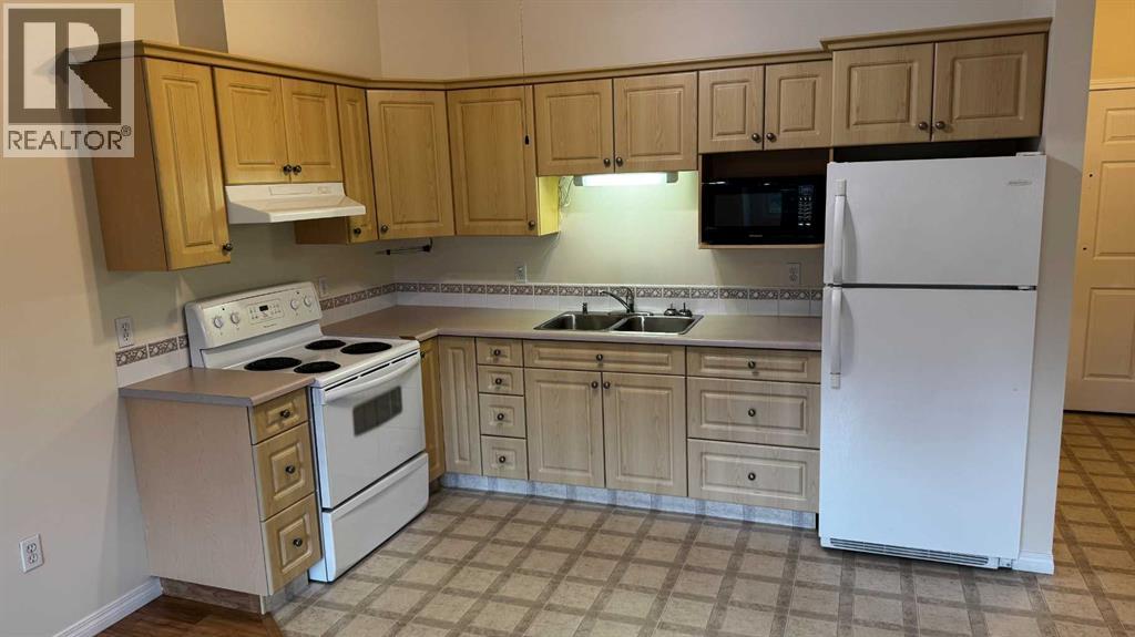 10402 111 Street Property Photo 14