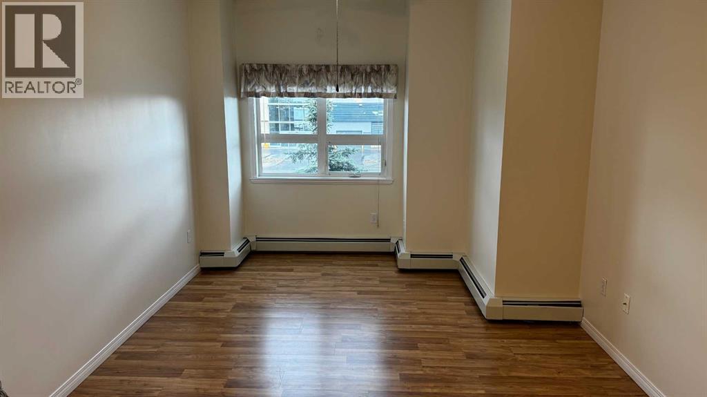 10402 111 Street Property Photo 17