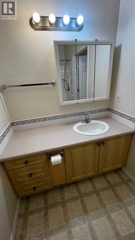10402 111 Street Property Photo 20