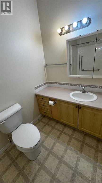 10402 111 Street Property Photo 23