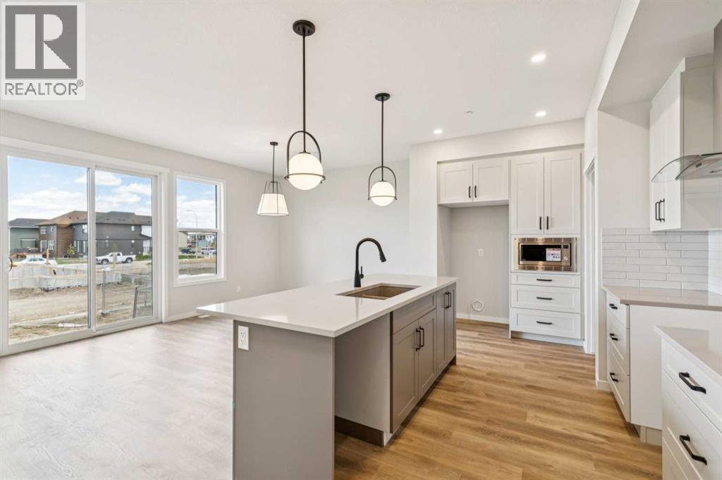 30 Hotchkiss Gardens Se Property Photo 4