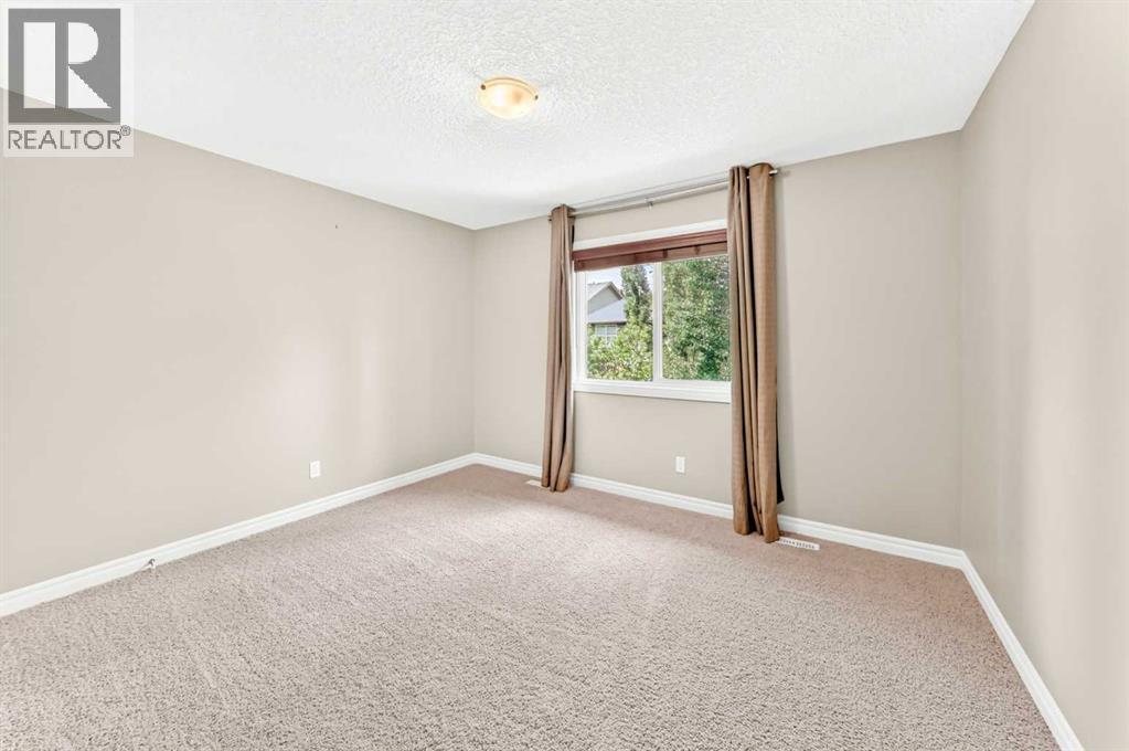 141 Riviera Crescent Property Photo 40
