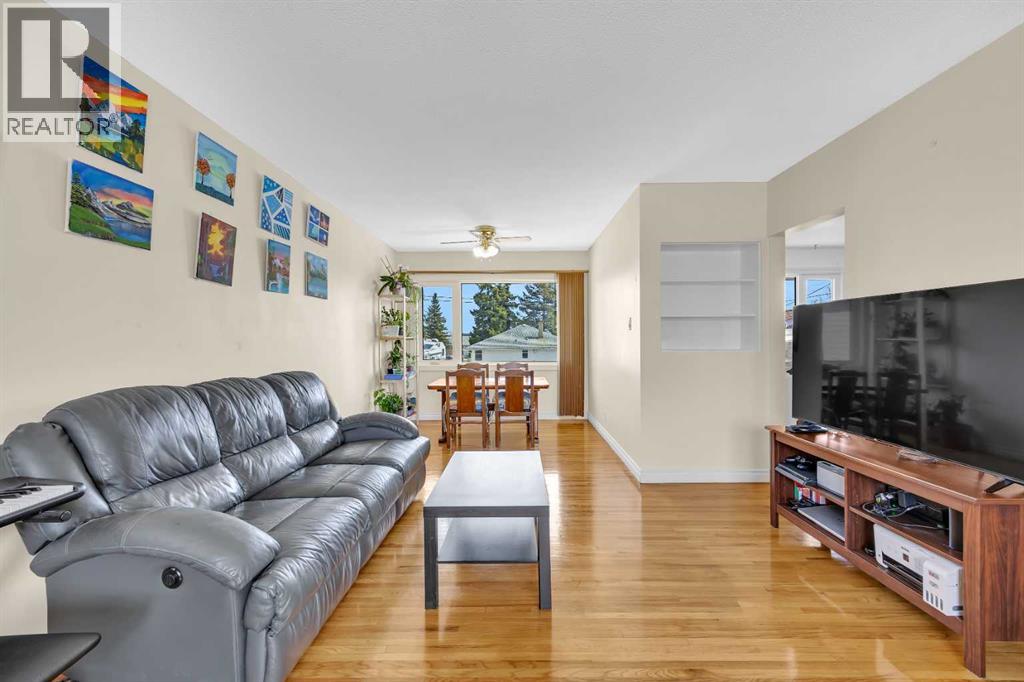 5008 2 Street Nw Property Photo 4